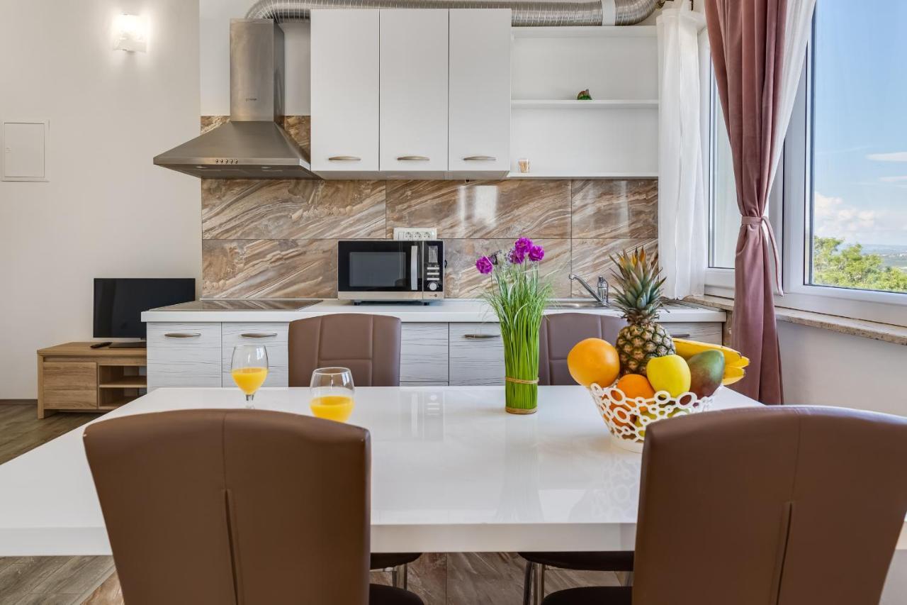 Apartment Miruna S Bazenom Donje Rastane Extérieur photo